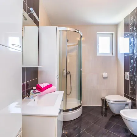 Dragan K1 - A1 First Floor - Mpolo Medulin